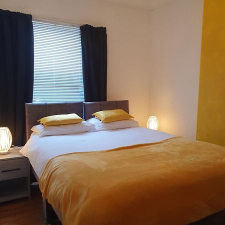 Appartement Planet 9 à Warrington  Extérieur photo